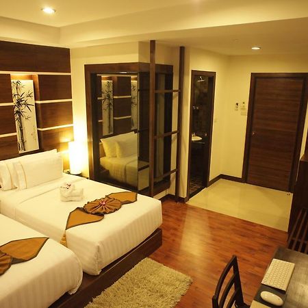 Bamboo House Phuket Hotel Karon Ngoại thất bức ảnh