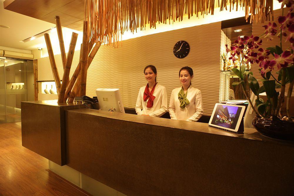 Bamboo House Phuket Hotel Karon Ngoại thất bức ảnh