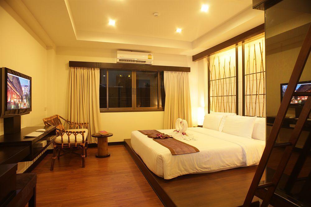 Bamboo House Phuket Hotel Karon Ngoại thất bức ảnh