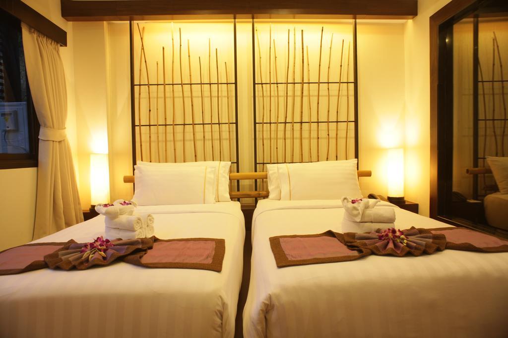 Bamboo House Phuket Hotel Karon Ngoại thất bức ảnh
