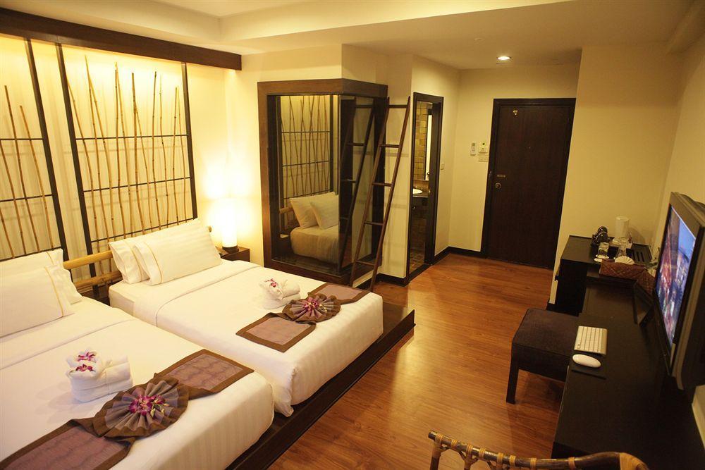 Bamboo House Phuket Hotel Karon Ngoại thất bức ảnh
