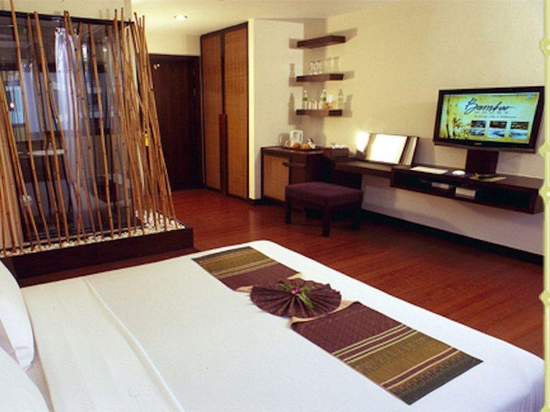 Bamboo House Phuket Hotel Karon Ngoại thất bức ảnh