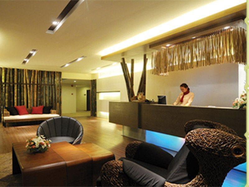 Bamboo House Phuket Hotel Karon Ngoại thất bức ảnh