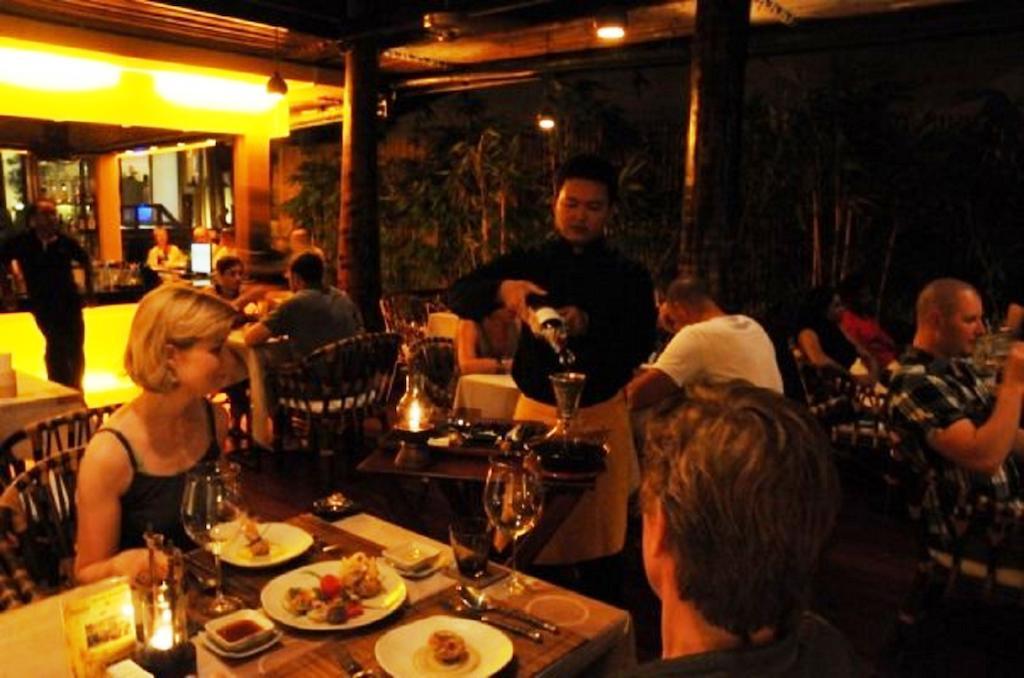 Bamboo House Phuket Hotel Karon Ngoại thất bức ảnh