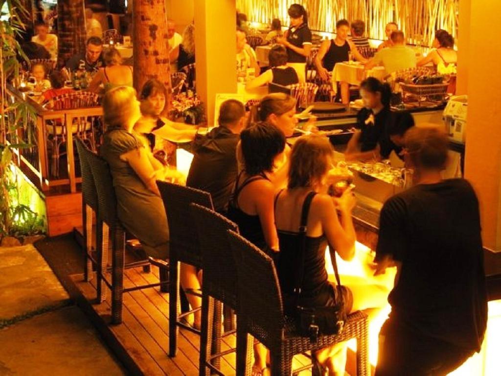 Bamboo House Phuket Hotel Karon Ngoại thất bức ảnh